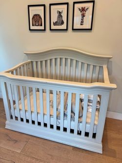 Beautiful White Crib for Sale – Newborn to 3 Years