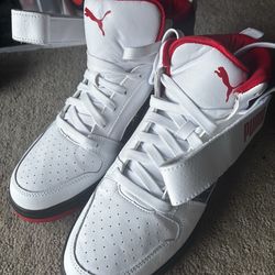 Men’s Pumas size 12!