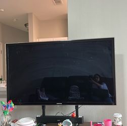 Samsung Tv for sale+Bosh speaker +Tv floor stand
