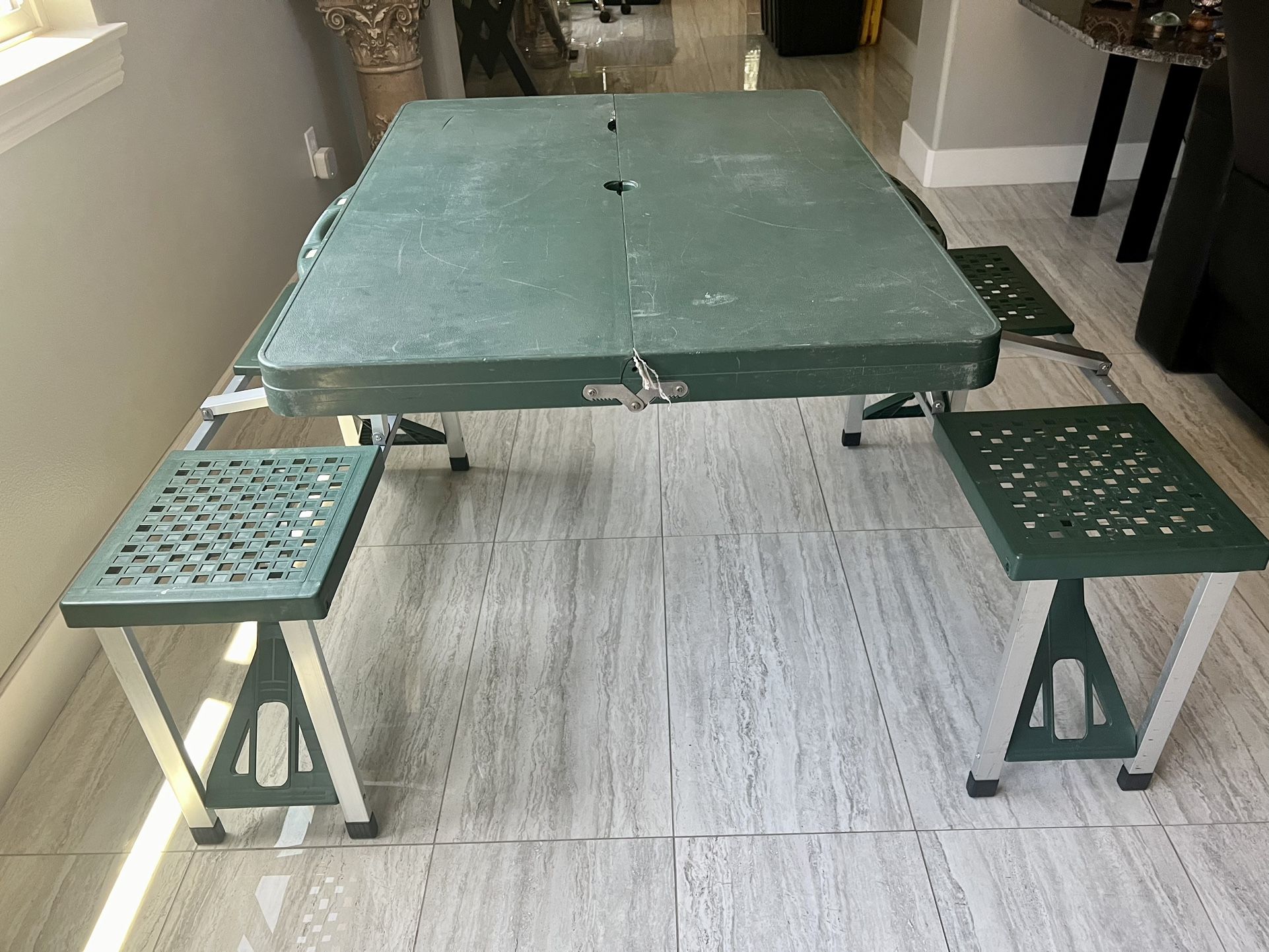 PICNIC TABLE PORTABLE FOLDING TABLE WITH SEATS