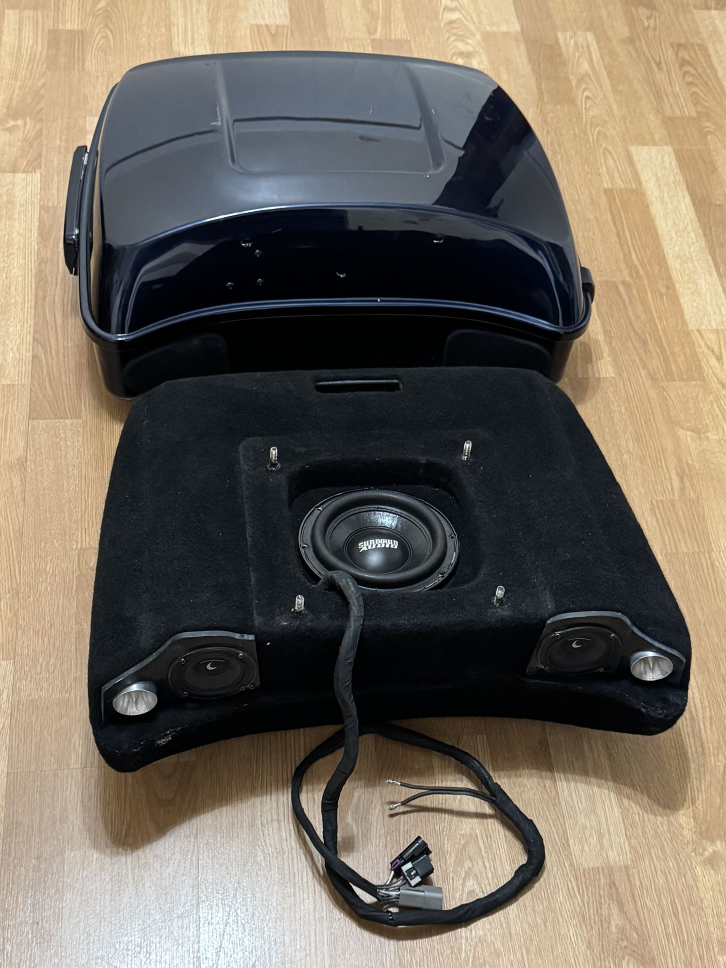$300 OBO Harley Davidson Hogworkz Audio Tour pack With 6.5"Sun Down 4 Ohm Subwoofer with dual voice coils, Diamond Audio 3.5" DES35 Speaker & Tweeters
