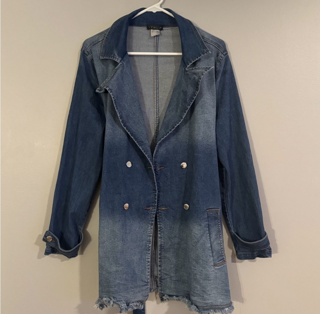 VENUS BLUE DOUBLE-BREASTED JEAN JACKET SIZE MEDIUM