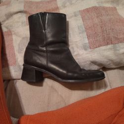 Naturalizer Boots 9 1/2 M 