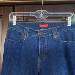 Levi's Jeans Sz 8 "Perfectly Slimming"