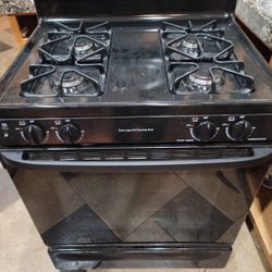 GE Gas Stove Kitchenaid Dish Washer GE Microwave