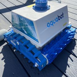 Aqua Bot Model 7060D  Pool Vacuum Works Great