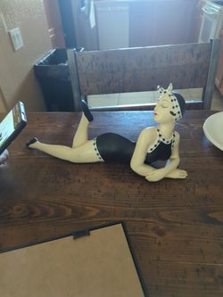 Figura En Blanco Y Negro 