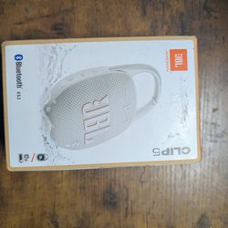 JBL Clip 5