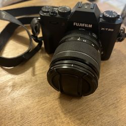 FujiFilm X-T20 Camera w/ 18-55mm Fujinon Lens