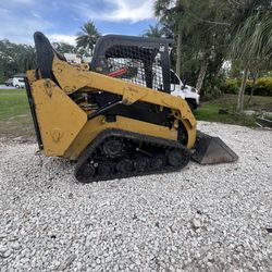 2014 Caterpillar 257D  Skid Steer