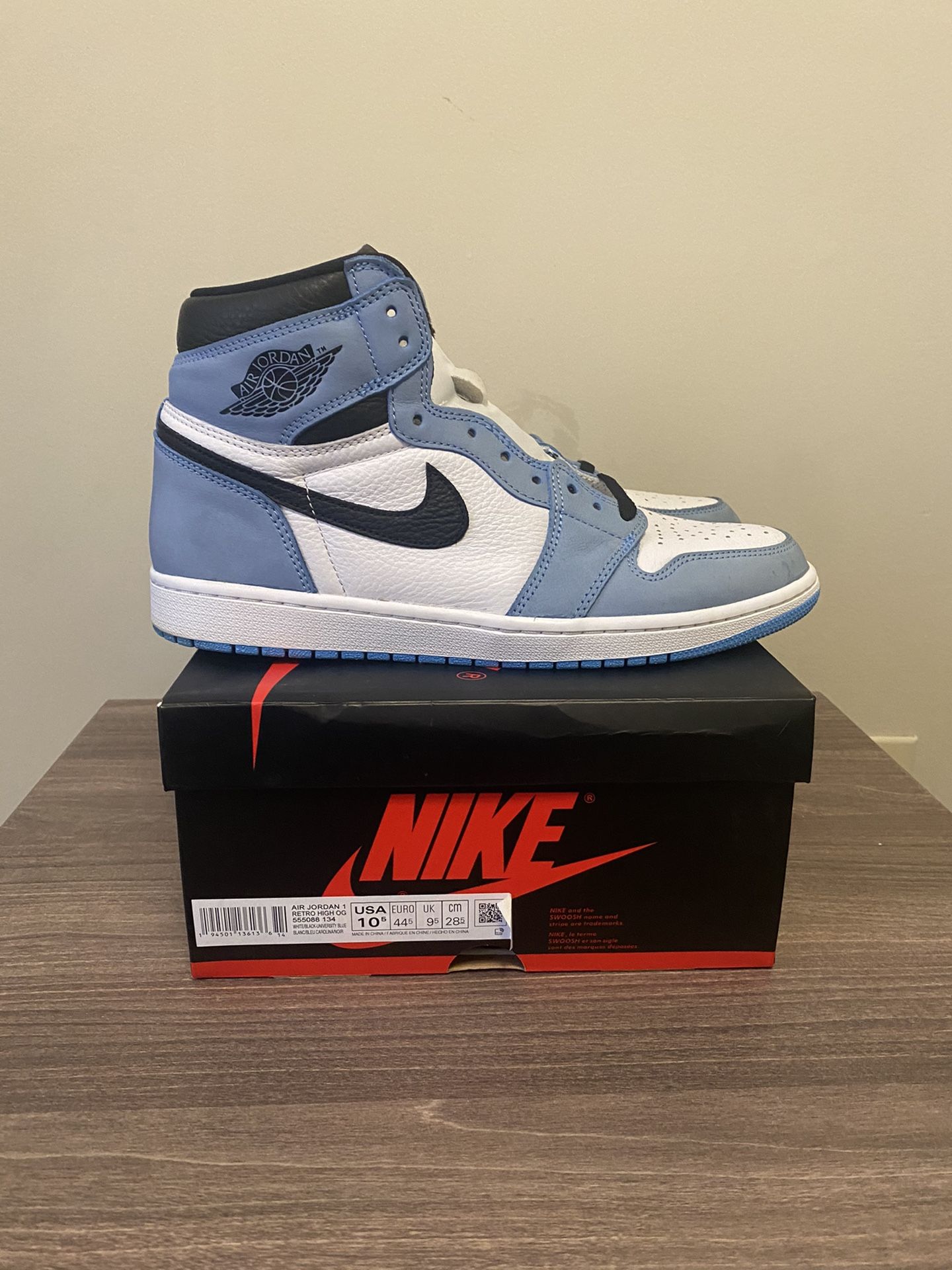 2021 Nike Air Jordan 1 Retro High OG University Blue (555088-134) Size 10.5