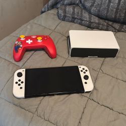 Nintendo Switch OLED And 2 Games One Remote