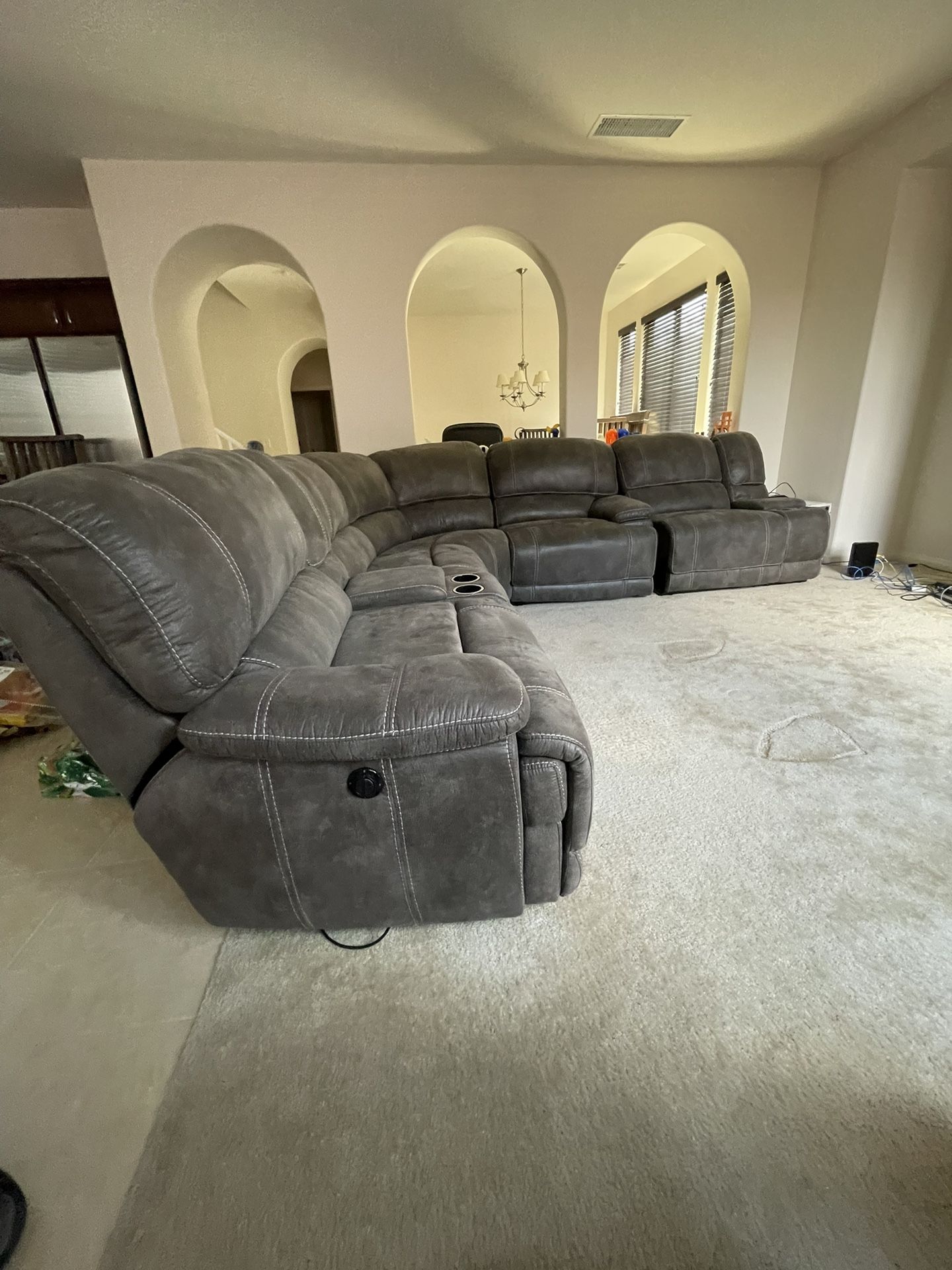 Rc Willey 6 Piece Power Sectional Couch