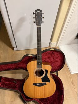 Taylor 114ce with Taylor hard case