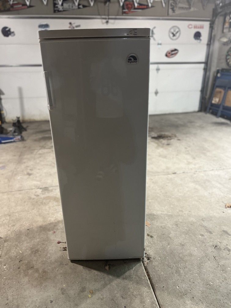 Medium Size Deep Freezer