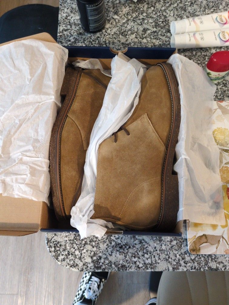 NEW- Men's Docker's Chukka Boots