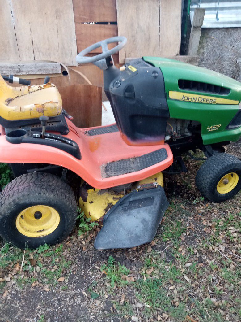 John Deere Good Tractor To Fix Up Are For Parts. . Motor Is Good. Belts Are Good Tires  Good .Shape . 