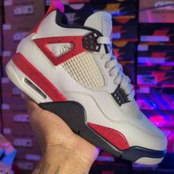 Jordan 4 Retro
Red Cement