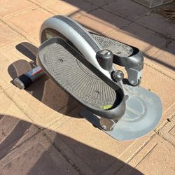 Inmotion E1000 Compact Lower Body Cardio Workout Strider Machine, Silver (Used)