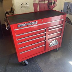 Mac Tools 10 Drawer Rolling Cabinet 