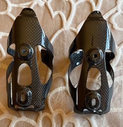 Carbon Fiber Water Bottle Cages (2)