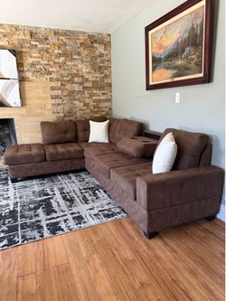 FREE DELIVERY- Modern Chocolate Brown Sectional Sofa w/ Console & Cup Holders