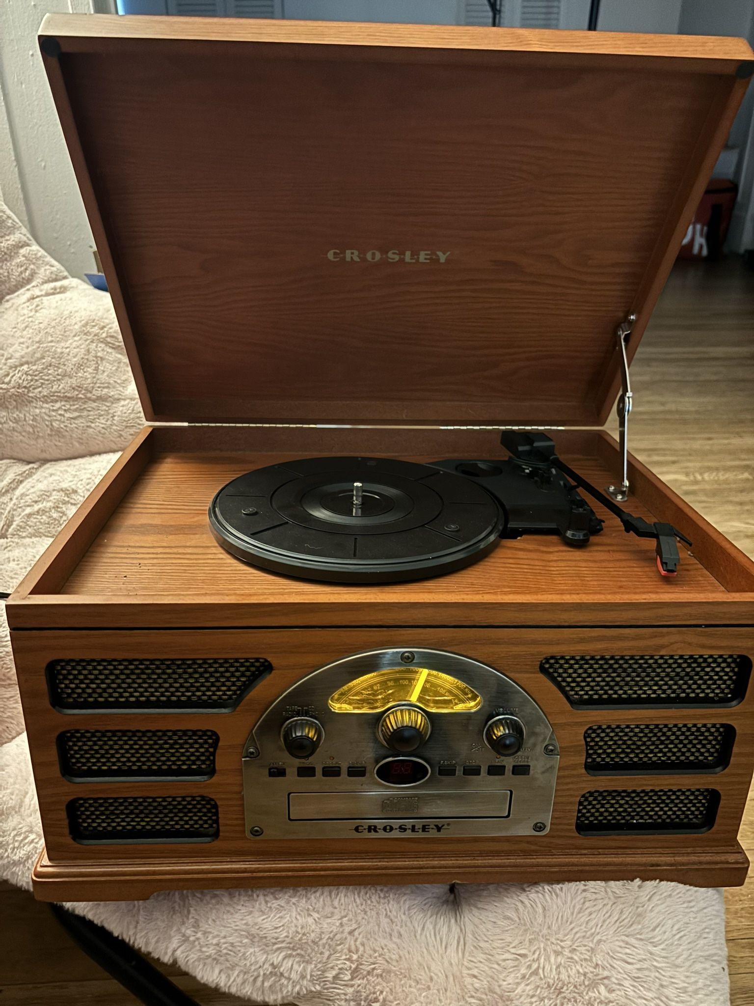 Vintage 8-in1 Crosley Record Radio Player