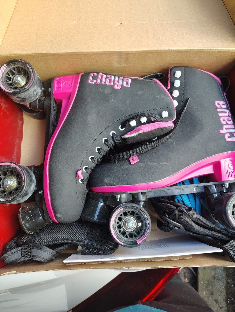 Chaya rollerskates