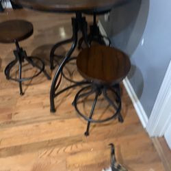 Ashley Furniture Like New Table W/4 Bar Stools