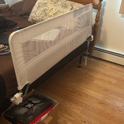 Bed toddler rail