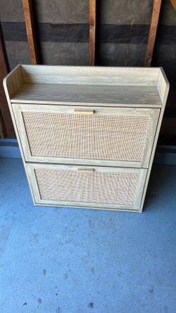 Shoe Rack.    31 W.      37H.       10 D