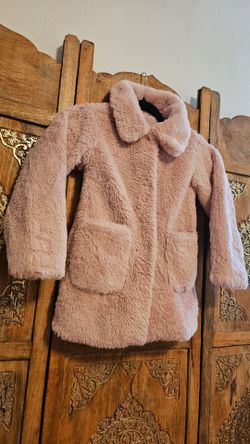 GIRLS Cozy Pink Faux Fur winter jacket with pockets and press buttons kid size 6 Justice Brand