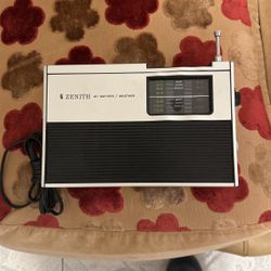 Vintage Zenith Radio Weather Service Fm A.M.  Tested Works Good.