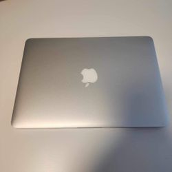 MacBook Pro Retina 13-inch laptop early 2015 Intel Dual core i5  2.5 GHZ 8GB RAM 250GB SSD  MacOS Monterey version 12.7 Comes with power cord.