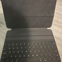 11 inch Ipad Case with Keyboard