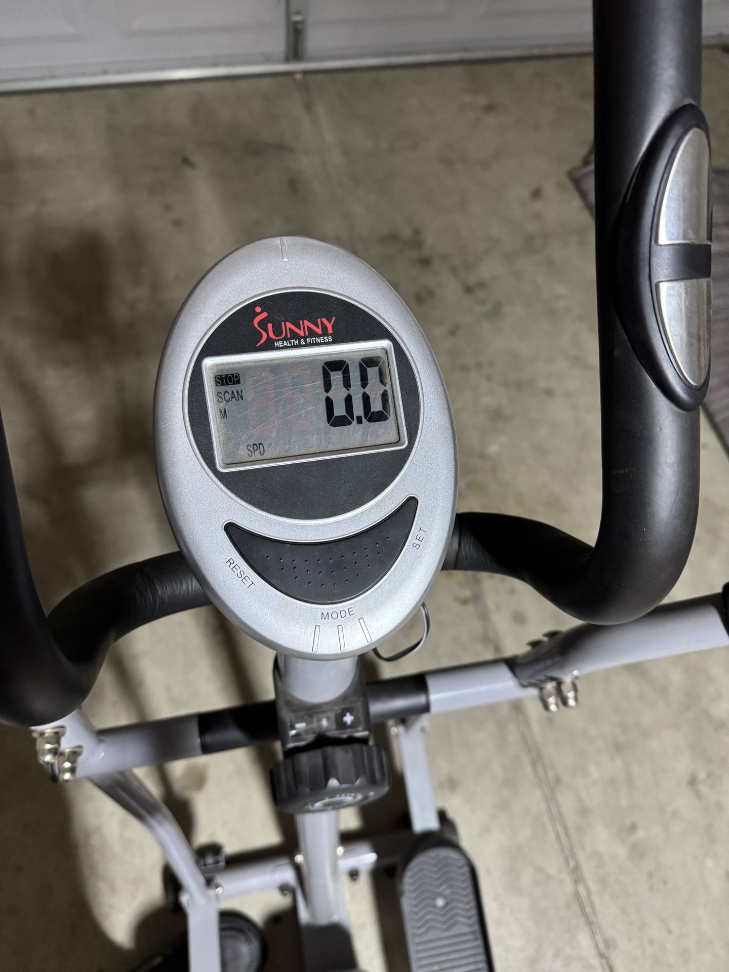 2-in-1 Upright elliptical Sunny Health & Fitness