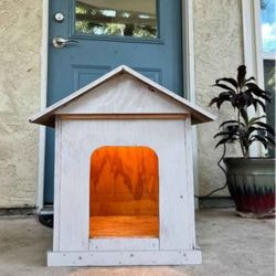 Medium Dog House