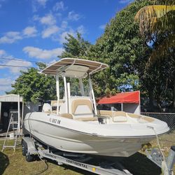 2019 Stingray 206 Like New 