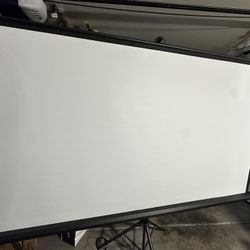 100-inch indoor/outdoor projector screen with stand for movies or presentations, premium HD 16:9 foldable tripod screen with carrying bag and straps, 