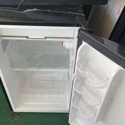 Magic Chef  Black  Good Size Small Freezer  