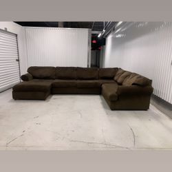  Comfortable sectional couch