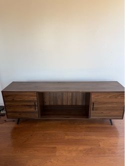 Free TV Stand