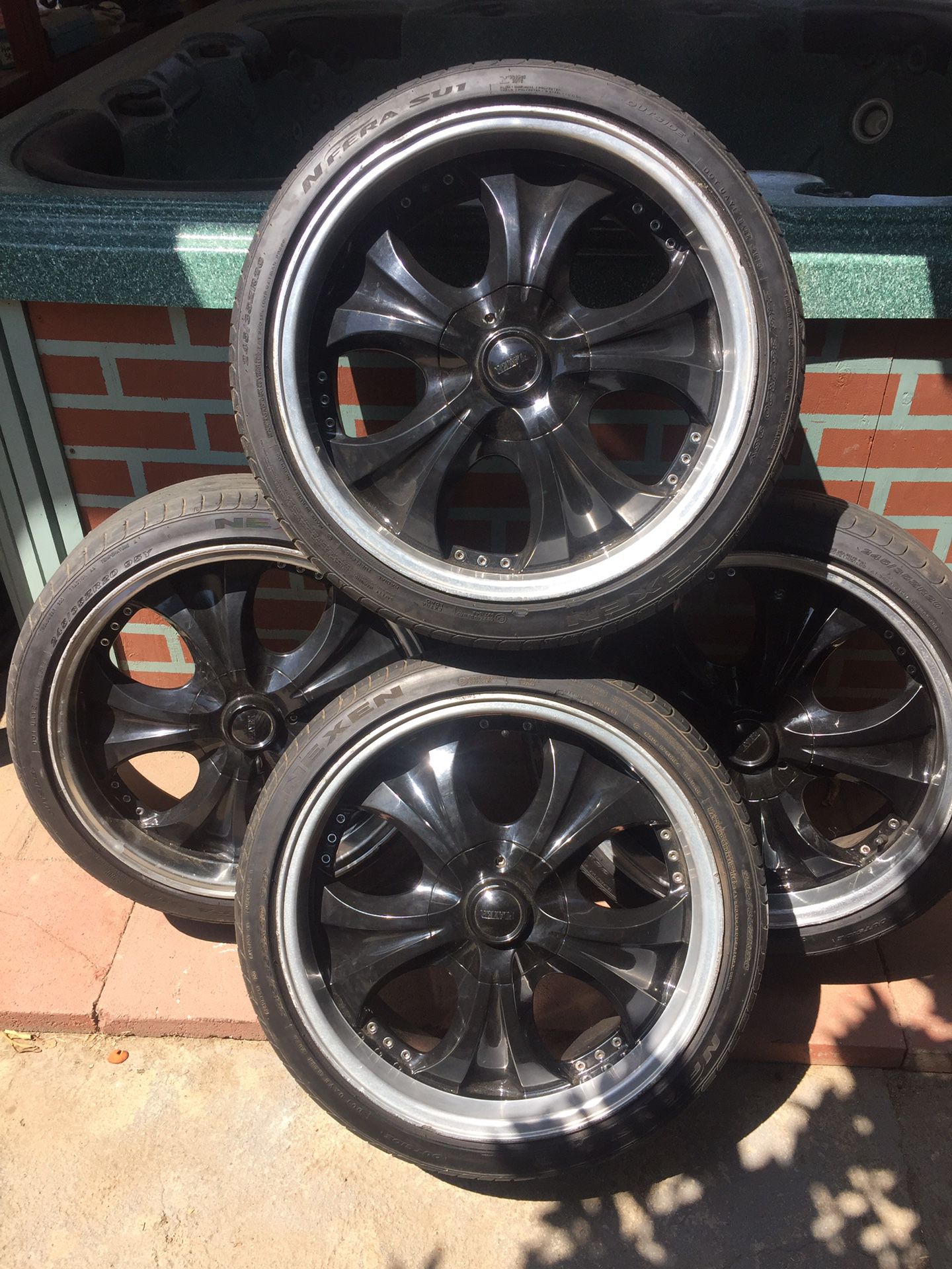 20” rims and tiers