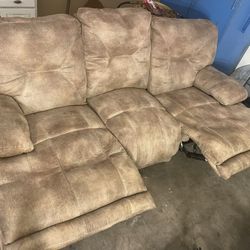 Reclinable Couch 