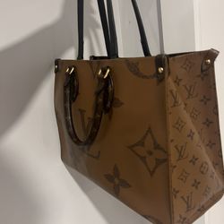 Louis Vuitton Hand Bag Box Included 