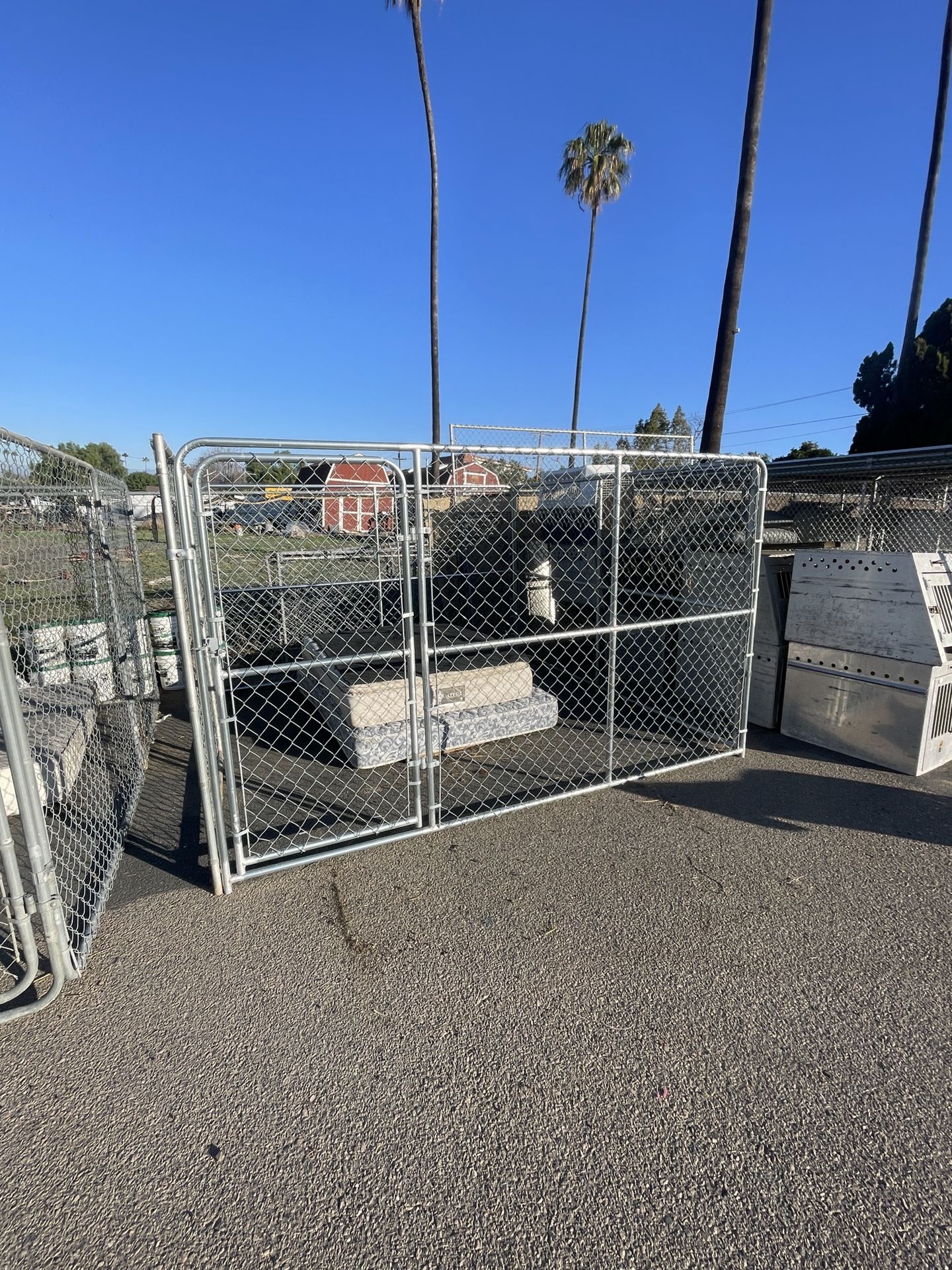 Dog kennel, run, cage, enclosure, house chain link