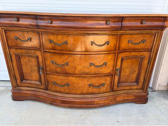 Dresser