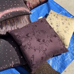 DECO PILLOWS 