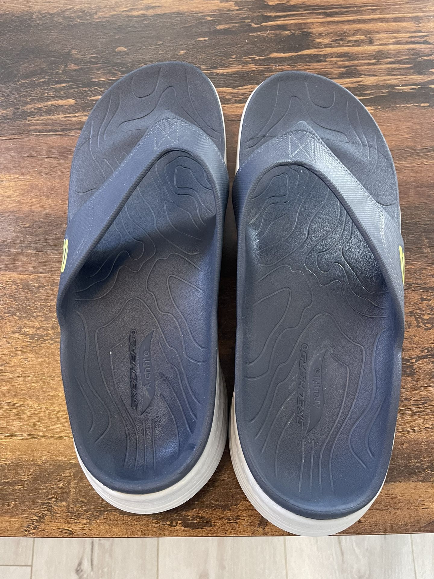Skechers ArchFit sandal flip flops
