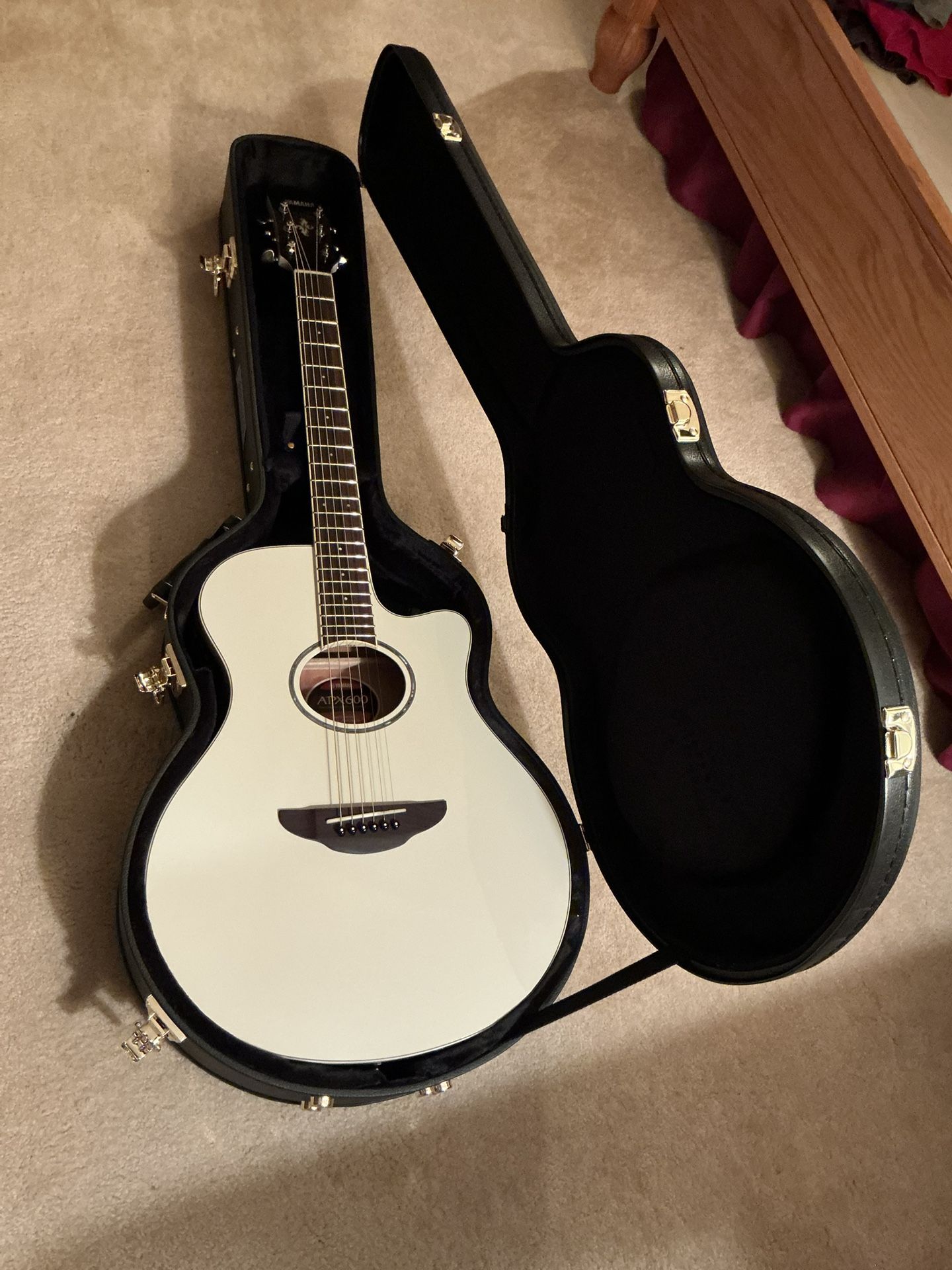 Yamaha APX600 acoustic-electric thinline guitar.